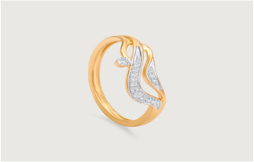 Flowing Grace Gold and Diamond Ring 